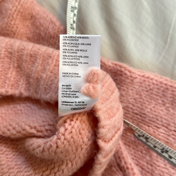 ANTHROPOLOGIE light rose cropped acrylic and wool sweater, excell cond. Size M. - Picture 7 of 7
